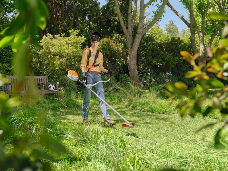 Desbrozadora de batería FSA 80, con batería y cargador 3 Desbrozadora de batería FSA 80, con batería y cargador - Imagen 3